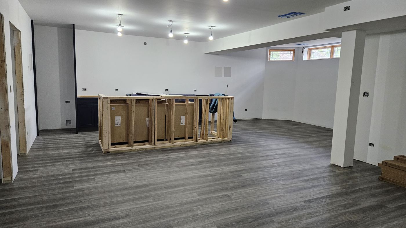 Vinyl plank floor installed by Artelier Floors
