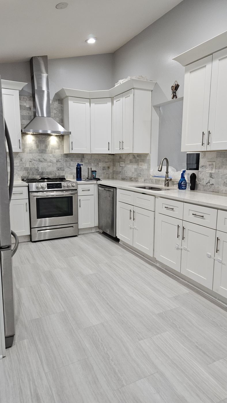 Vinyl plank floor installed by Artelier Floors